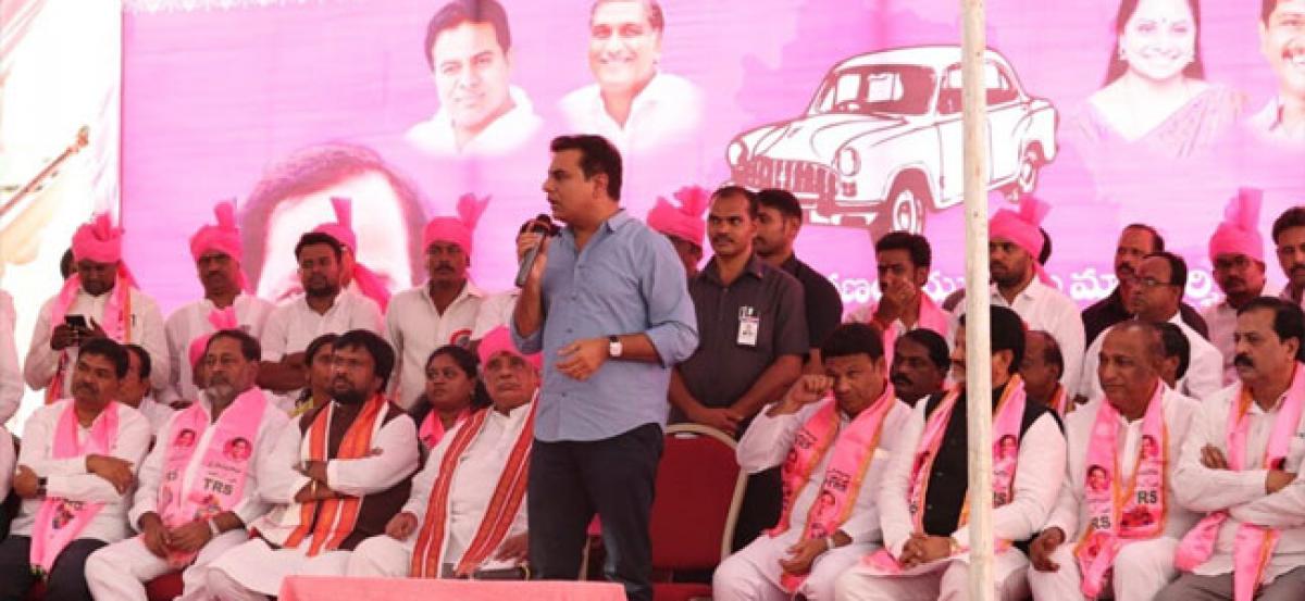 400 members join TRS party in presence of KTR