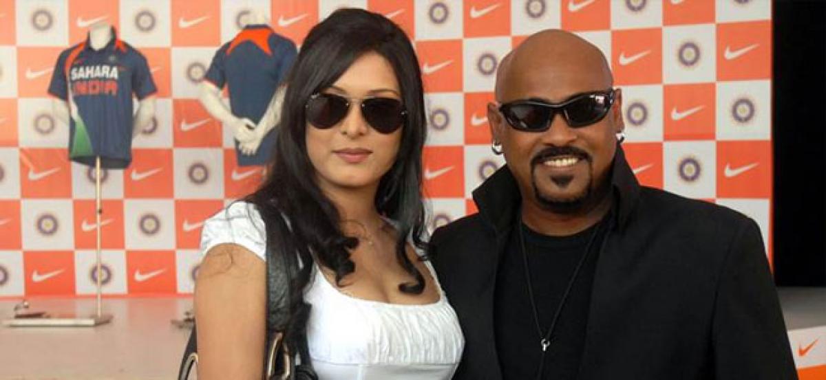 Complaint against Kambli, wife for assaulting Ankit Tiwars father