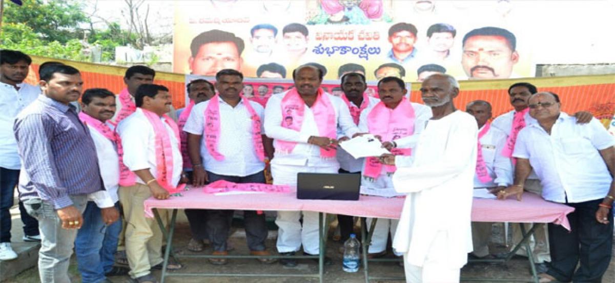 Muddagauni Rammohan Goud launches voter enrolment programme