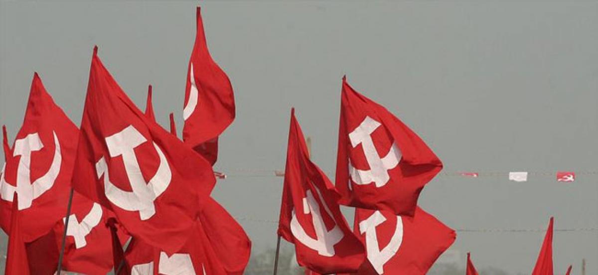 Left leaders protest attacks on Dalits, stage protest
