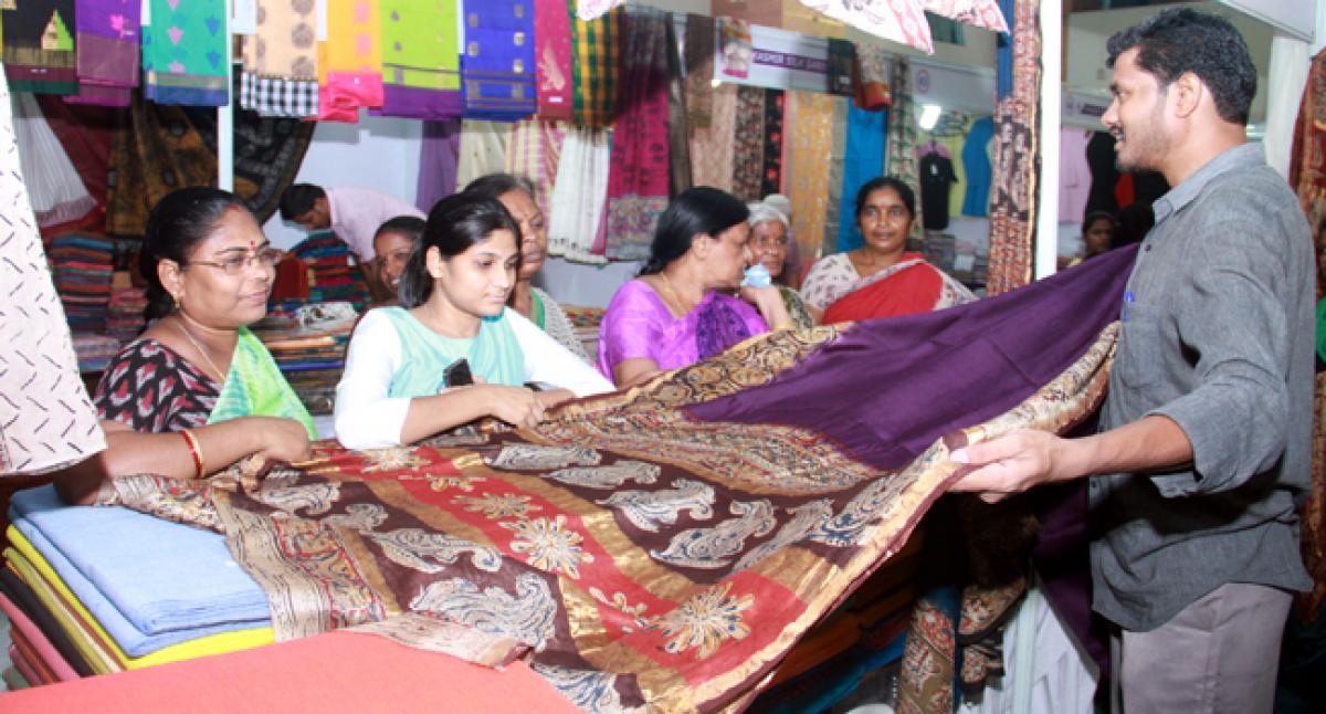 Lepakshi expo draws good crowds