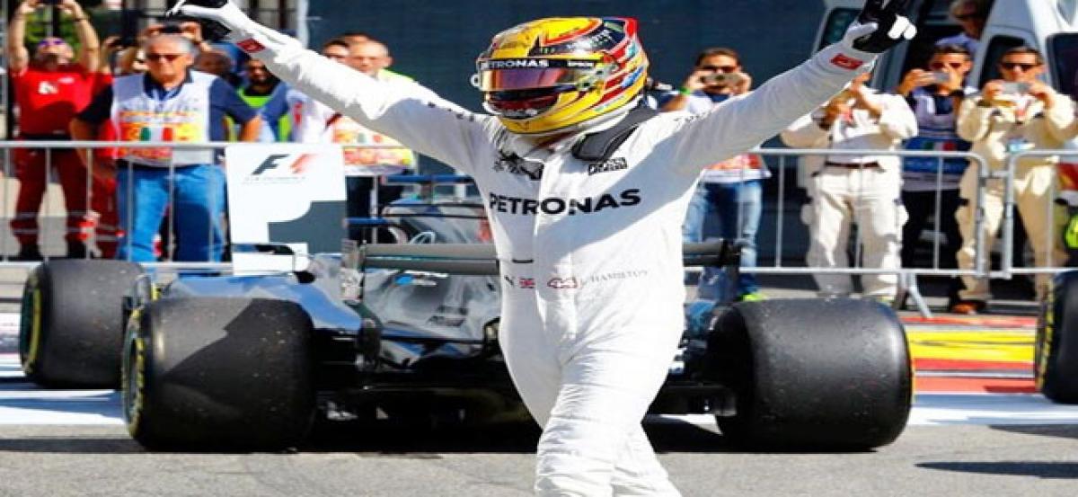 Hamilton wins Italian Grand Prix in style