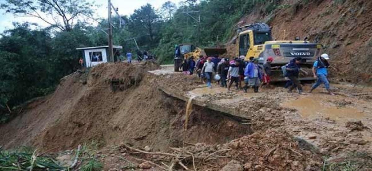 Typhoon Mangkhut: 54 dead in Philippines