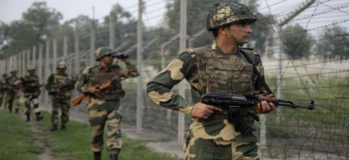 Pakistani troops shell border areas in J&Ks Rajouri