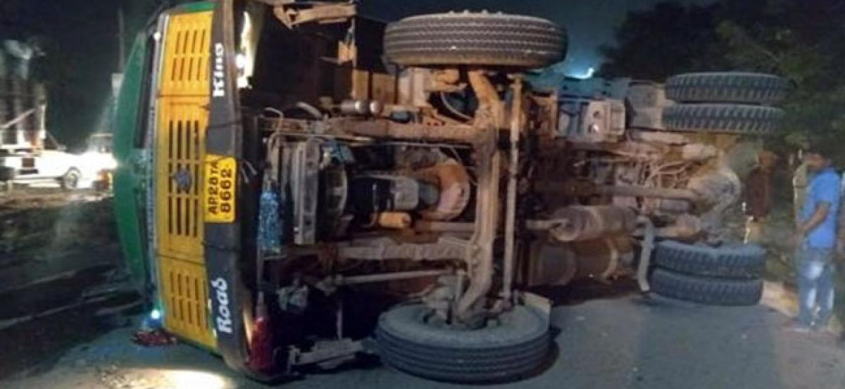 Lorry turns turtle in Hyderabad; No one injured