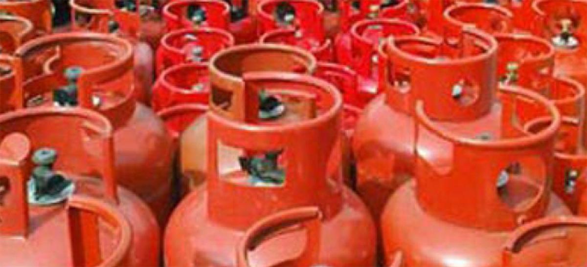 Nine receive burns as LPG cylinder leaks 