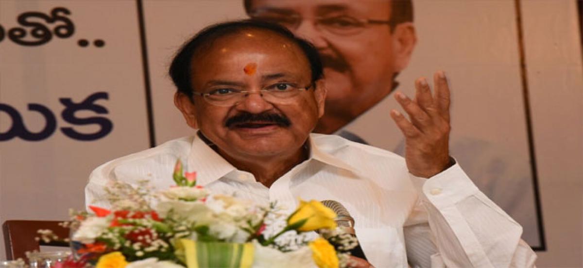 Venkaiah opposes ‘hereditary politics