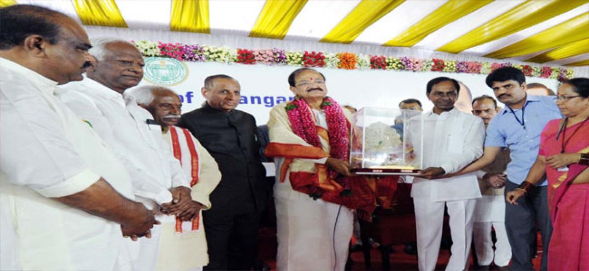 Venkaiah exhorts TS, AP to work in tandem