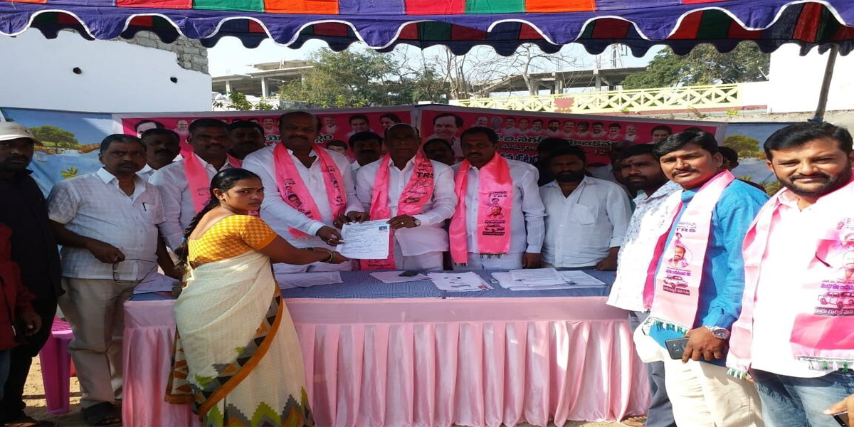 Voter forms distributed at Mansoorabad