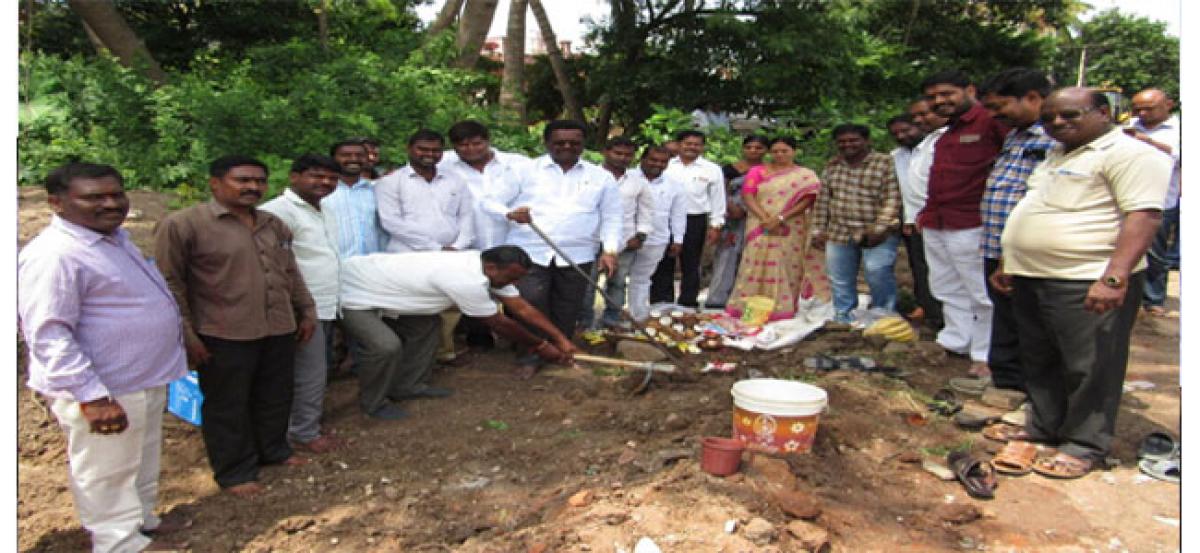 Corporator Pannala Devendar Reddy inaugurates underground drainage works