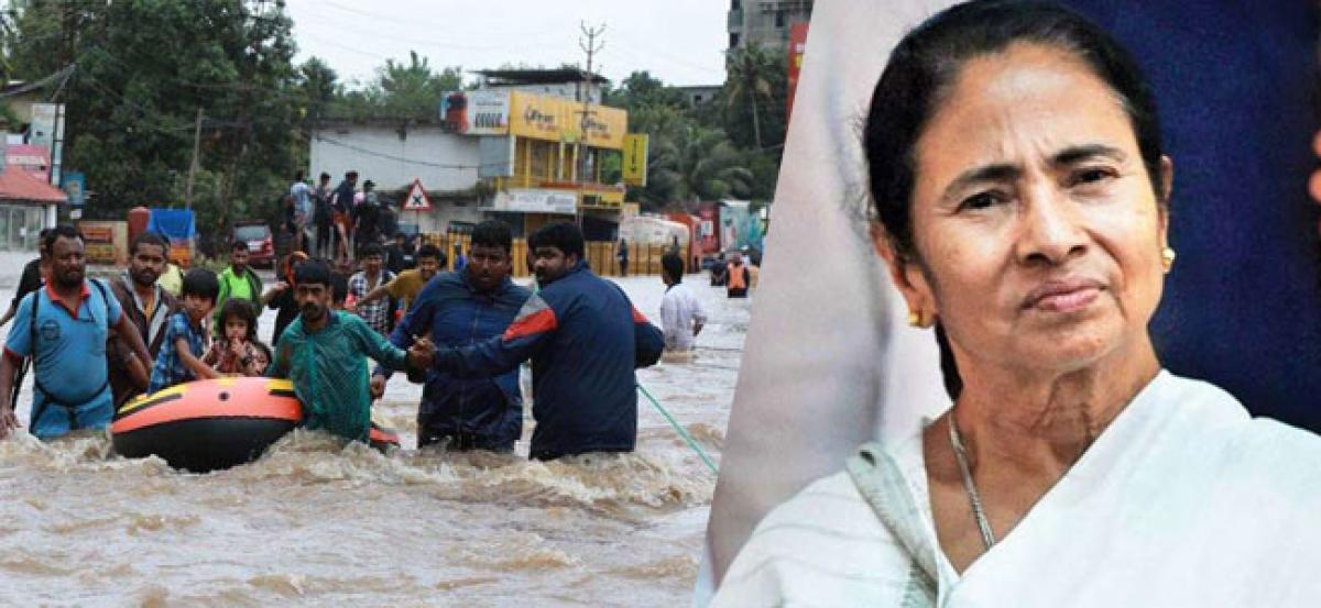 Mamata expresses solidarity with flood-affected people of Kerala
