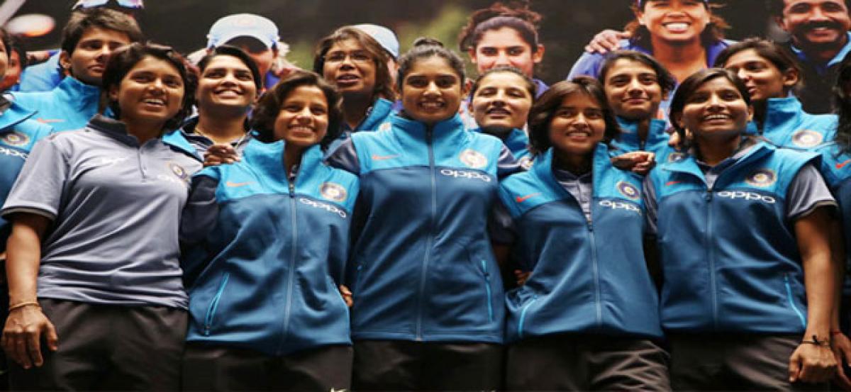 Railways reward women cricketers