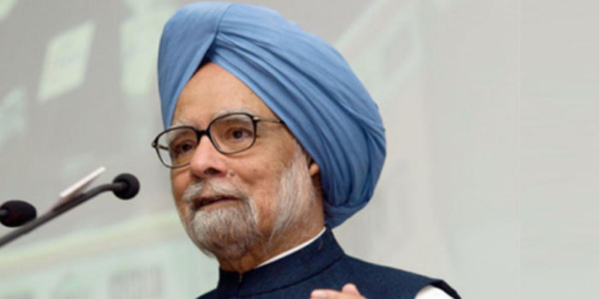 Manmohan Singh slams note ban and GST, asks PM to find more dignified ways to seek votes