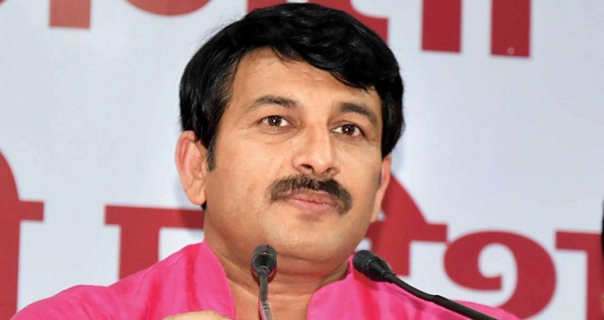 FIR against Manoj Tiwari for breaking lock of sealed house