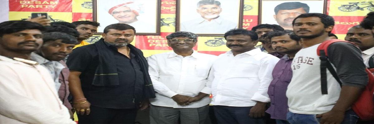 Venigalla Anand Prasad gets colony association support