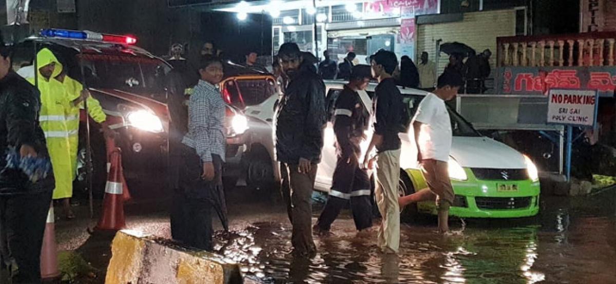 GHMC Deputy Mayor Baba Fasiuddin inspects rain hit-roads