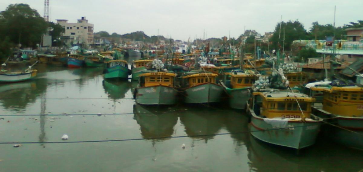 After 2-month ban, boats venture into sea from Kakinada fishing harbour