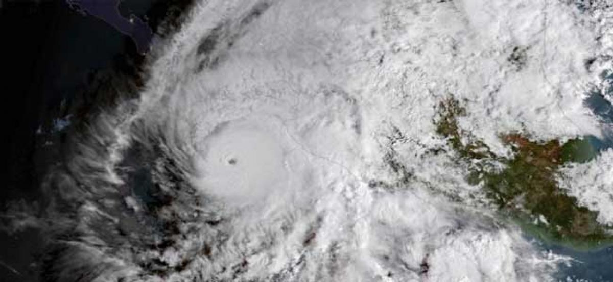 Category 4 Hurricane Willa closes in on Mexico coast