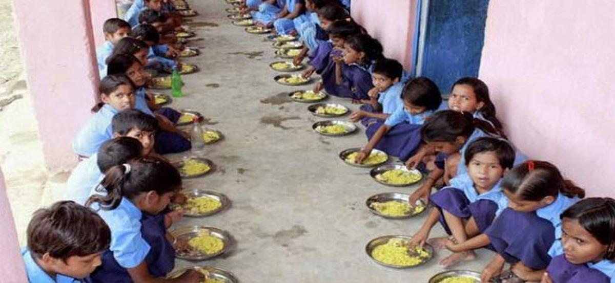 Karnataka midday meal cooks stir off on wage hike assurance