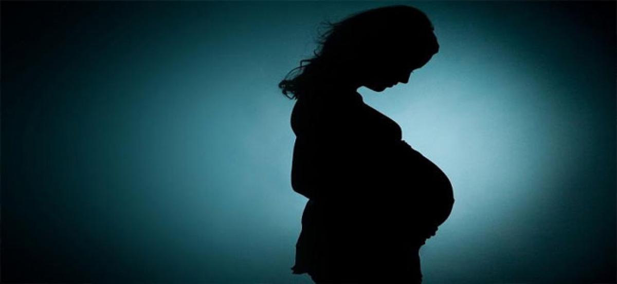 Minor girl gives birth, rapist father absconding