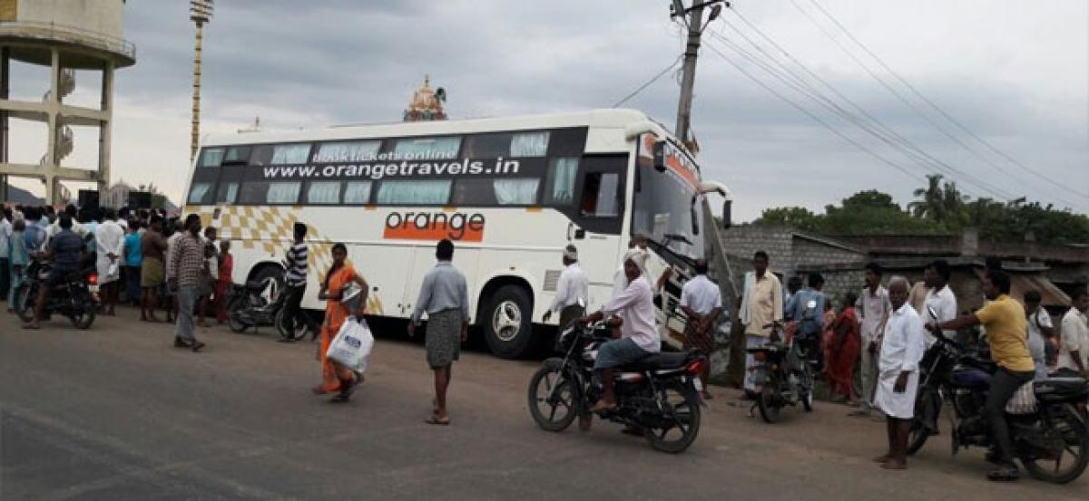 Major mishap averted in Prakasam district