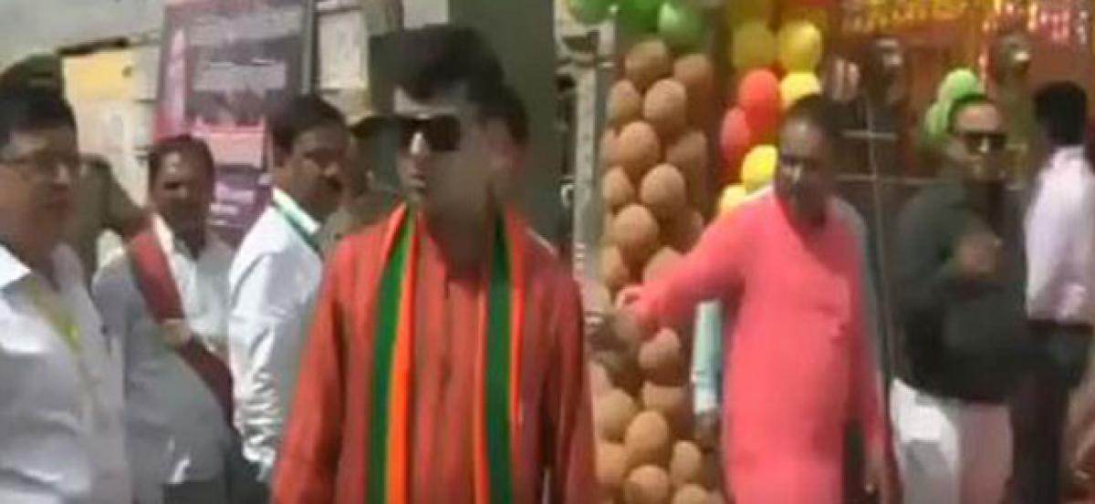 BJP MLA threatens senior cop in Allahabad