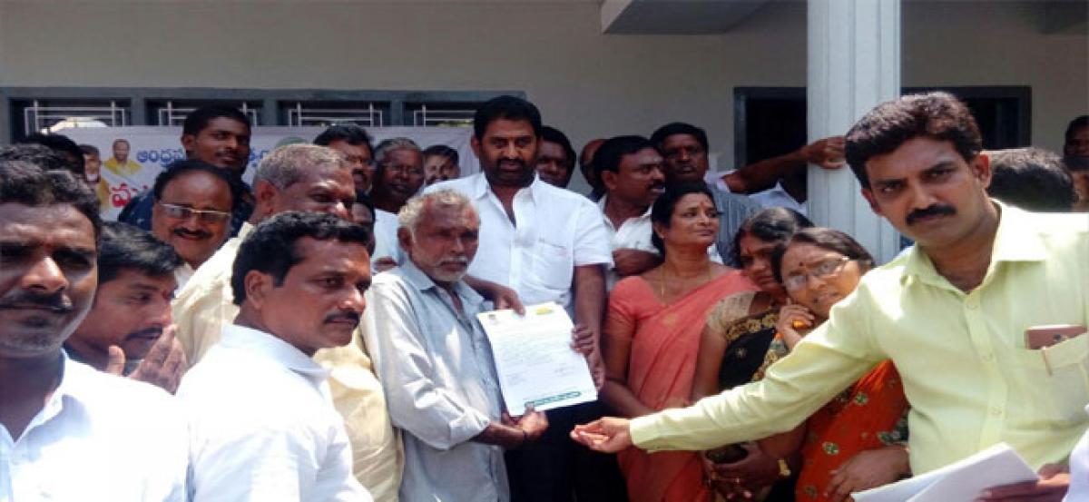 MLA distributes Rs 30 lakh worth CMRF cheques