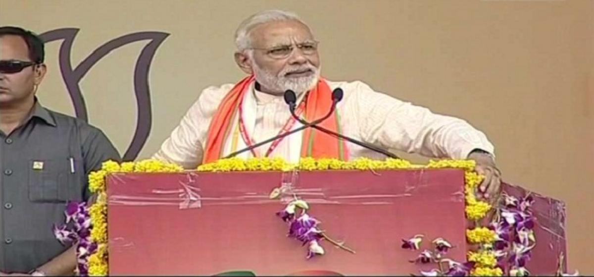 Congress wont debate, busy indulging in mud-slinging: PM Modi in Bhopal