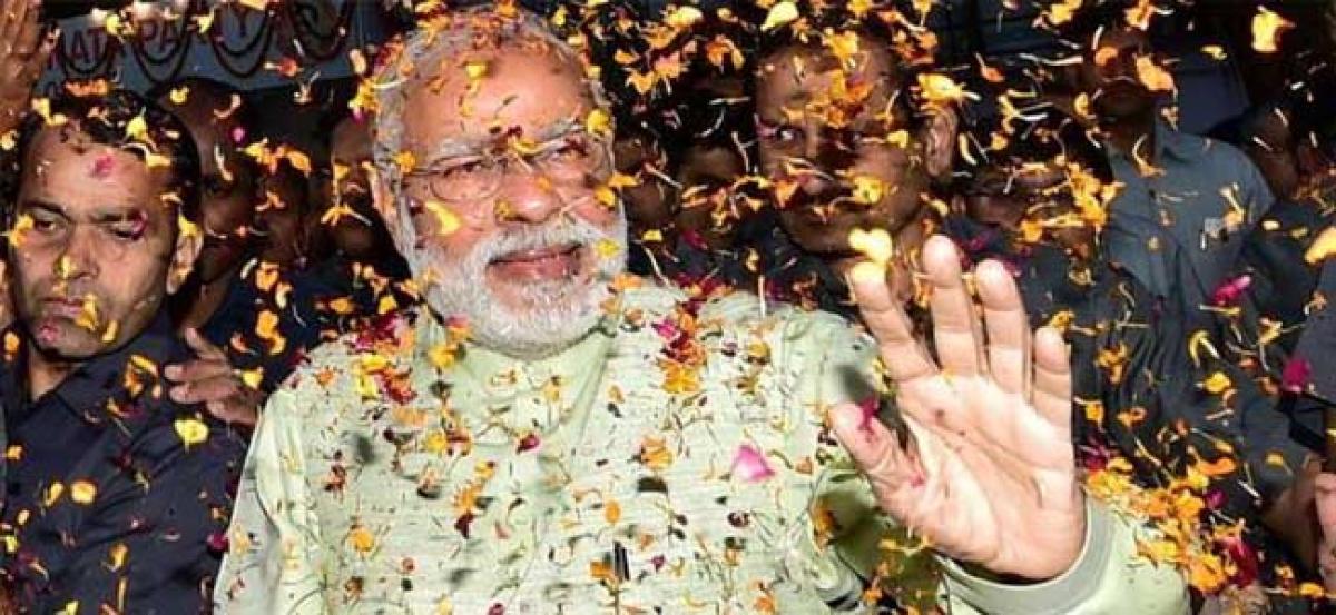 Prime Minister extends Holi greetings to countrymen