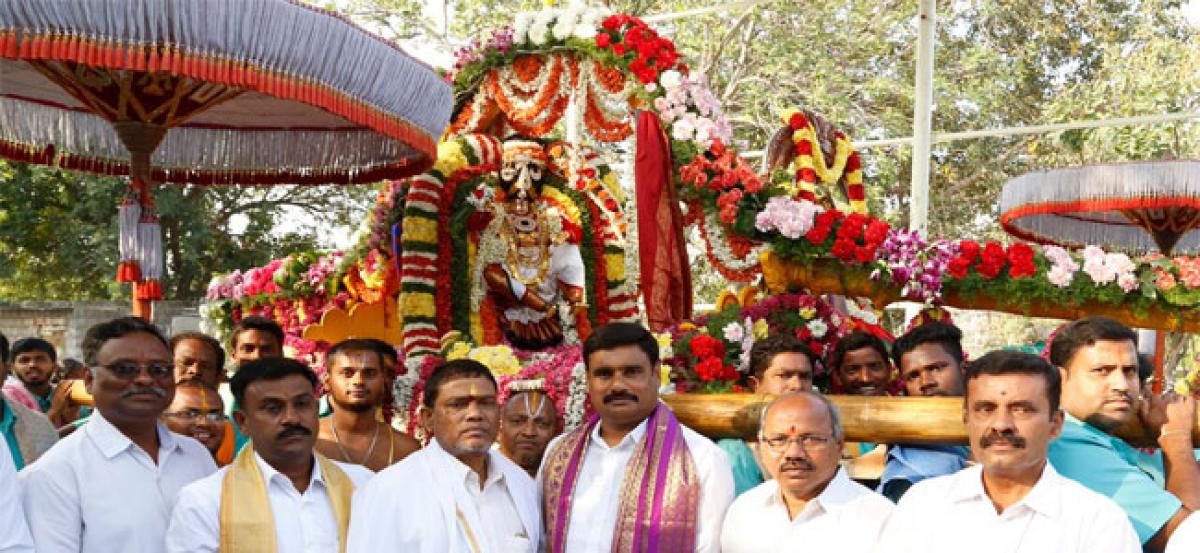 Lord blesses devotees in Mohini Avatar