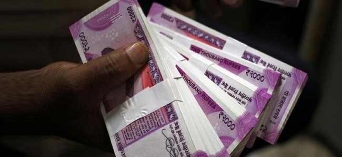 SBI report suggests, RBI may be holding back Rs2,000 notes