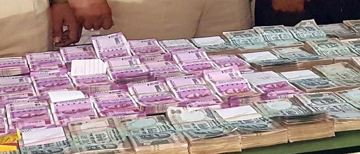 Ghatkesar police seized Rs 28.5 lakh during vehicle checkings