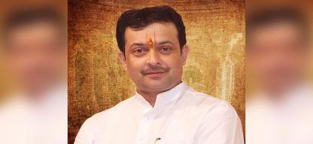 MP based spiritual leader Bhayyuji Maharaj commits suicide