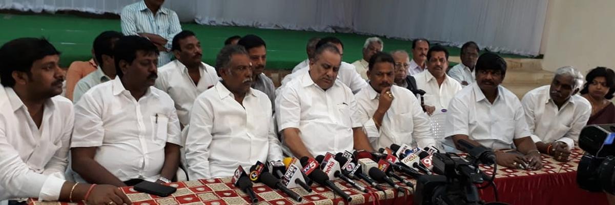 Mudragada seeks reservation for Kapus with governor consent