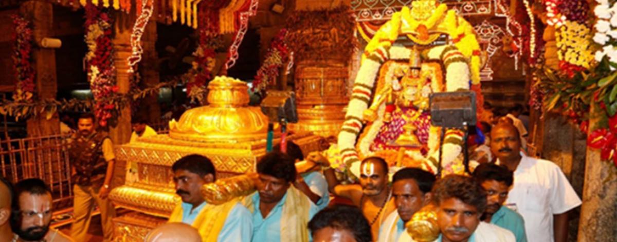 Heavy rush in Tirumala due to Mukkoti Ekadashi