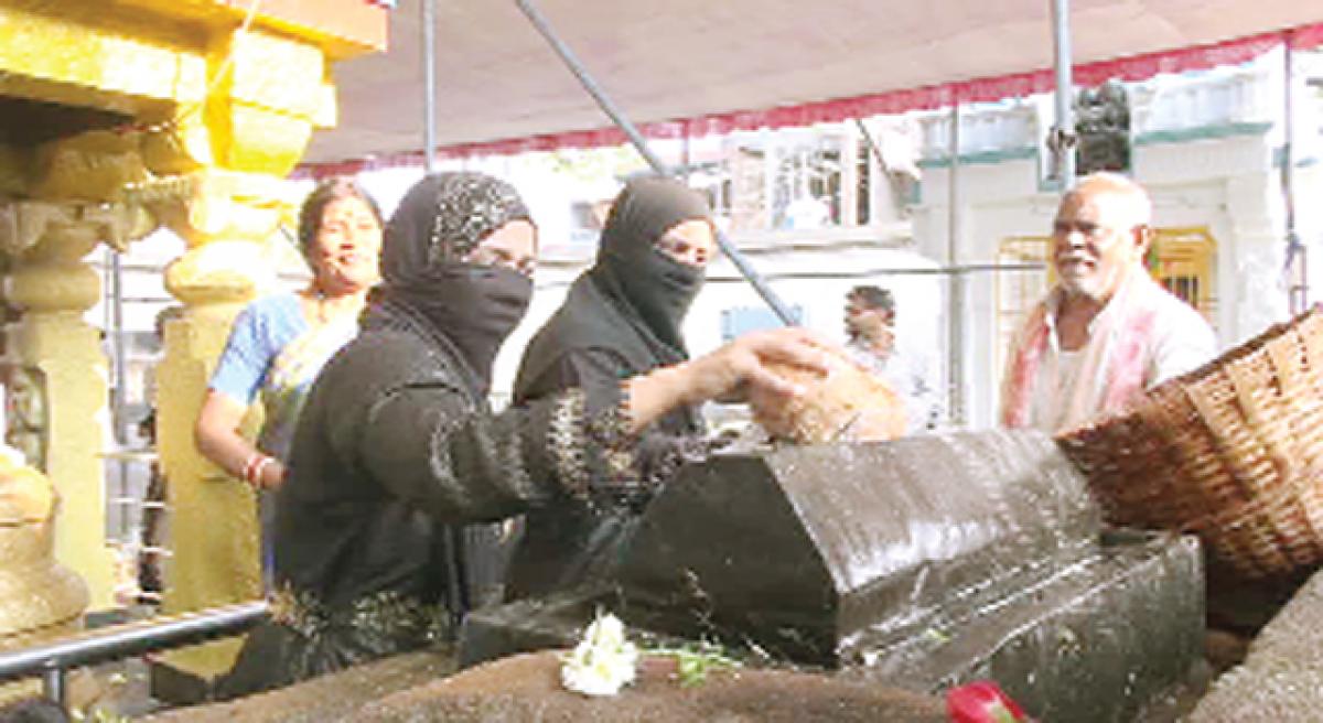 Muslims pray at Venkateswara temple