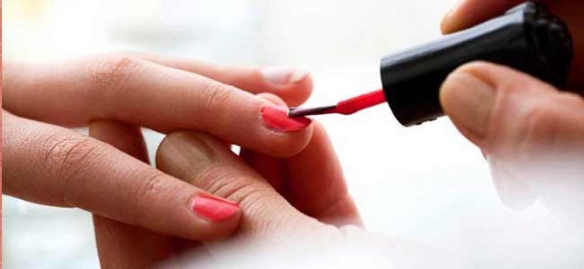 Darul Uloom Deoband fires a fatwa’ saying, Namaz with nail polish is incomplete