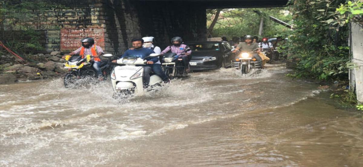 Nala overflow causes heavy traffic jam