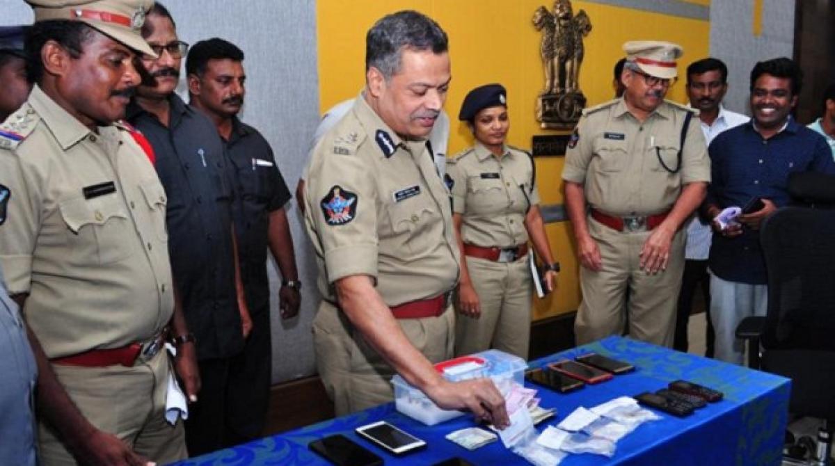 Inter-state drug peddling gang busted in Vijayawada