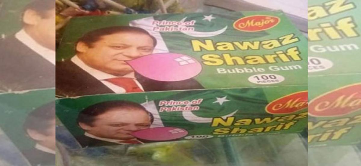 Prince of Pakistan, Nawaz Sharif blowing bubble with gum