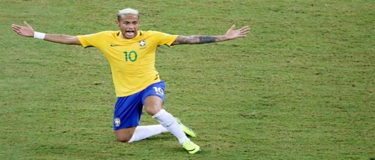 Neymar sends injury scare through Brazil camp