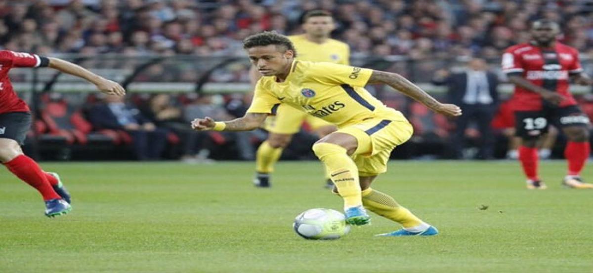 Winning debut for Neymar