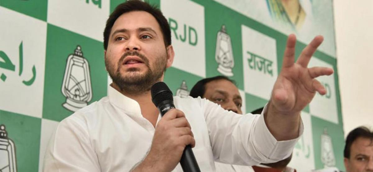 Nitish dials Lalu, Tejashwi says doors closed for his re-entry to Grand Alliance