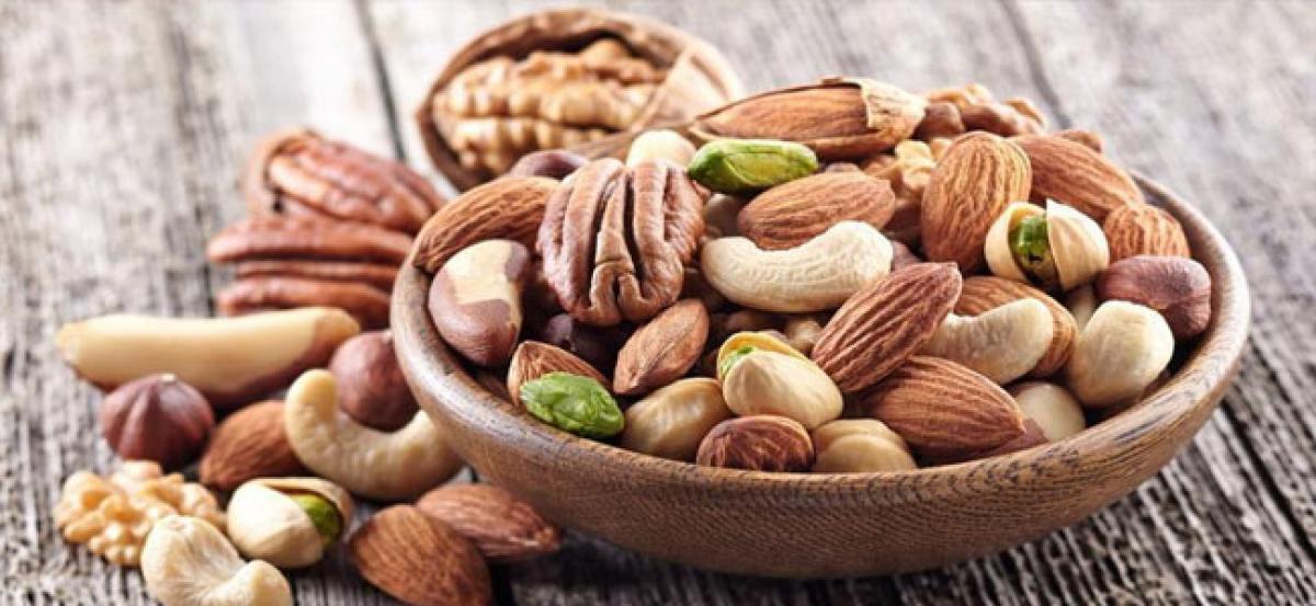 Diet tip, eat almonds to lower risk of heart failure, maintain sugar levels