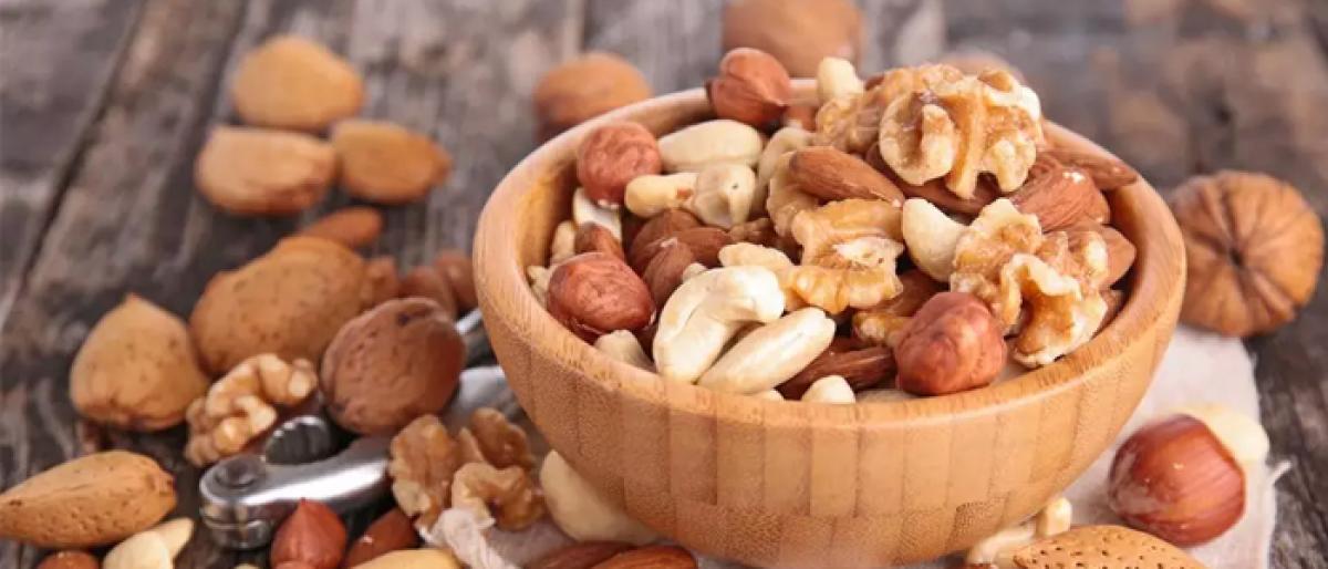 Experts reveal health benefits of eating nuts
