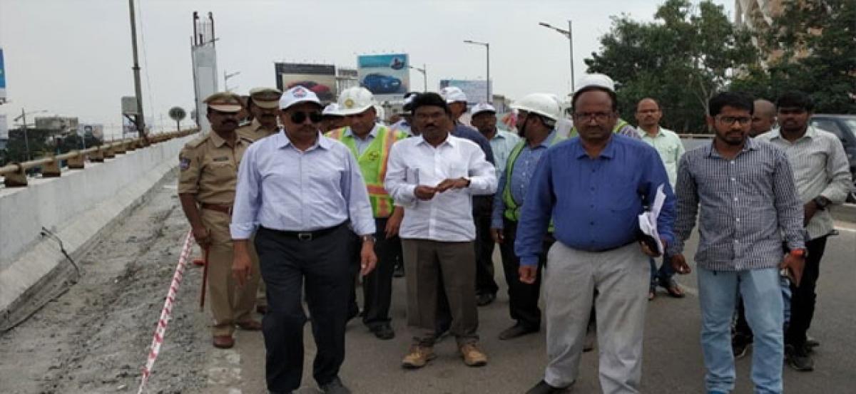 HMRL MD NVS Reddy asks engineers to expedite 22 metro pillar works