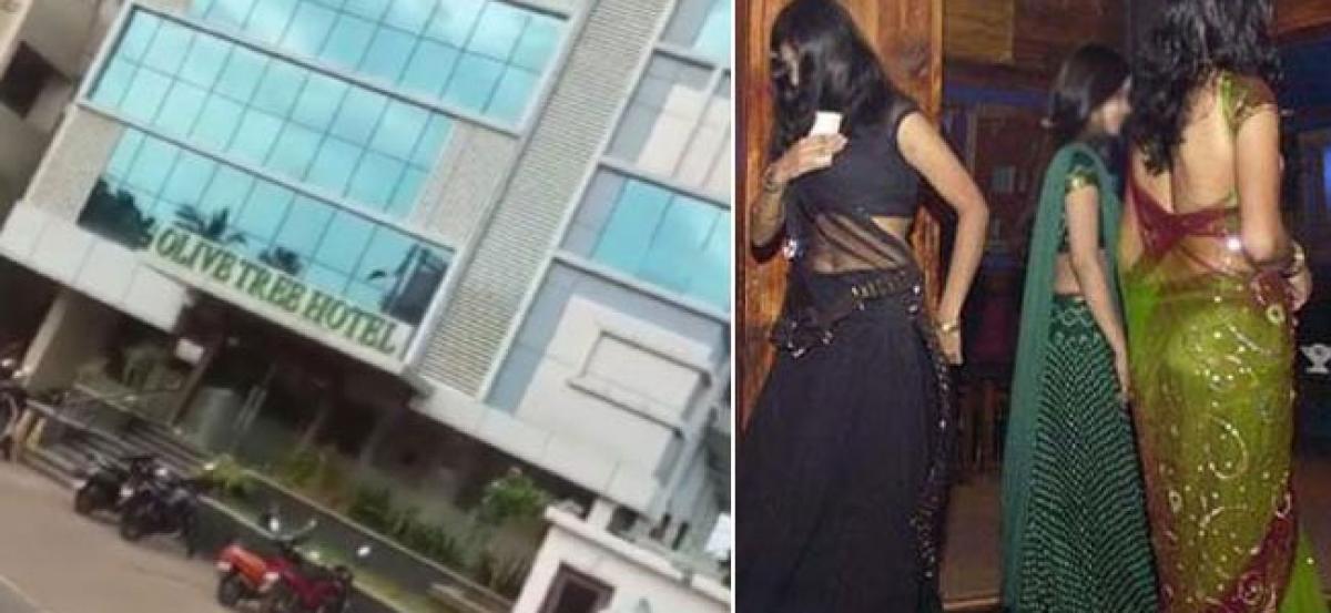 Obscene dances in Vijyawada hotel, Cops arrest 5 girls, 50 men