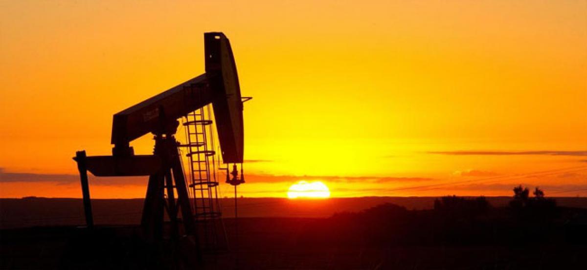Oil prices edge up as US supply tightens, Iran sanctions loom
