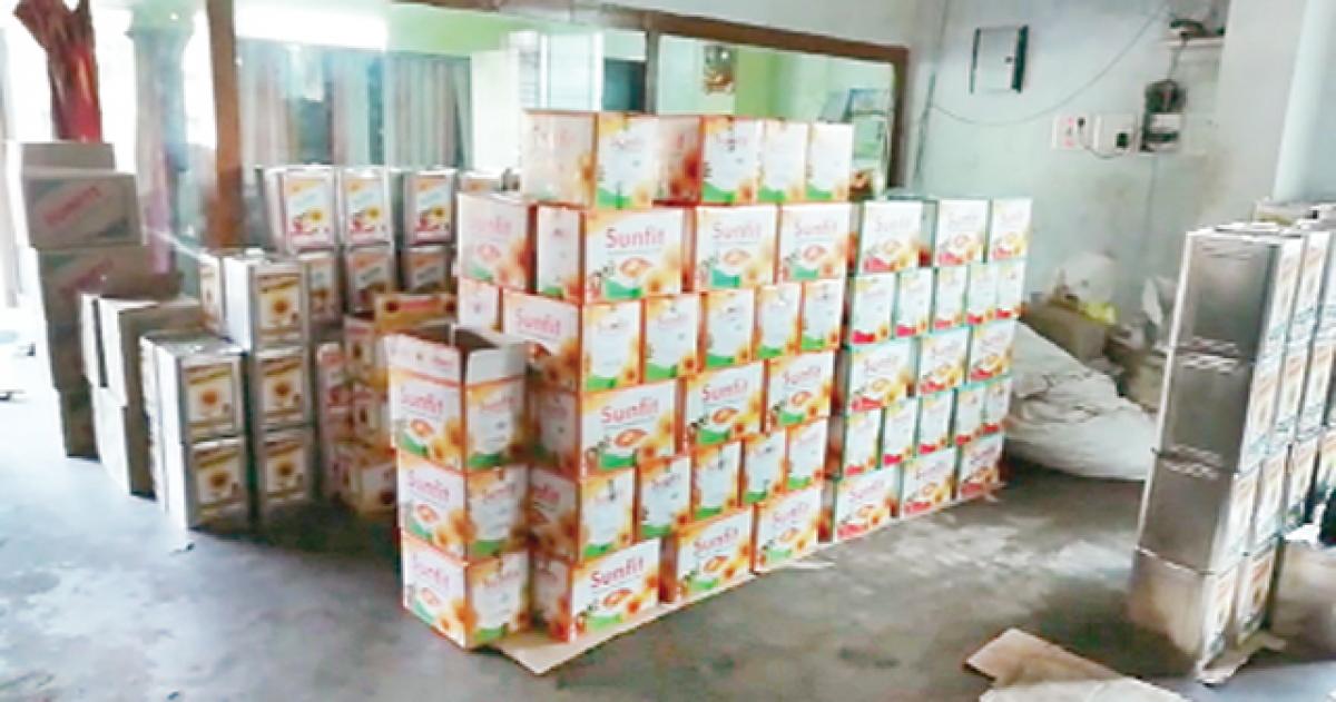 Edible oil unit raided for counterfeit
