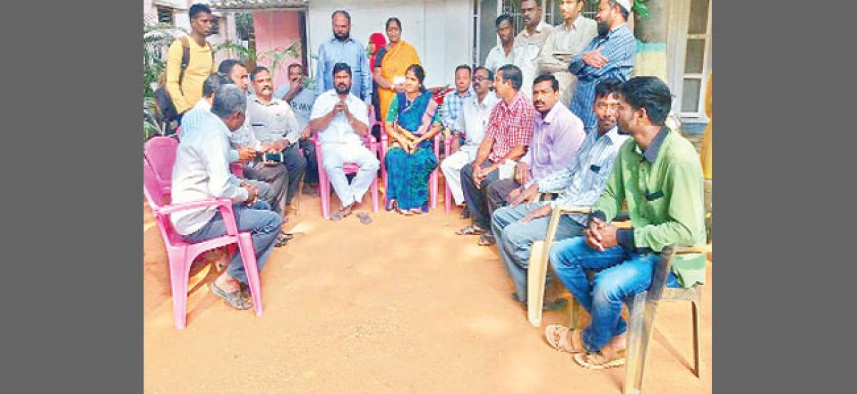 Corporator asked to solve power, water issues